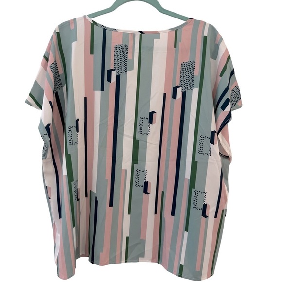 Women’s Plus Size Cutout V-Neck Geometric & Striped Print Short Sleeve Top - Picture 6 of 12